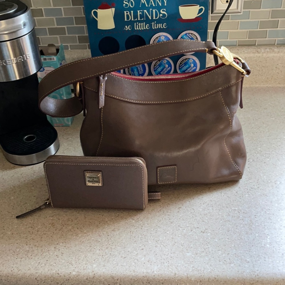 Elephant color shoulder bag and wallet